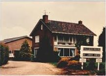 Ruilverkavelingsboerderij gebouwd en het bedrijf De Lange Hoeve opgericht.